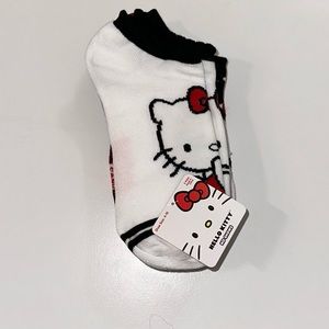 HELLO KITTY - NO- SHOW SOCKS